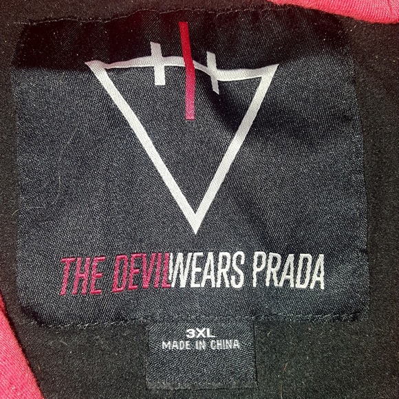 The Devil Wears Prada (3XL) - Picture 4 of 4